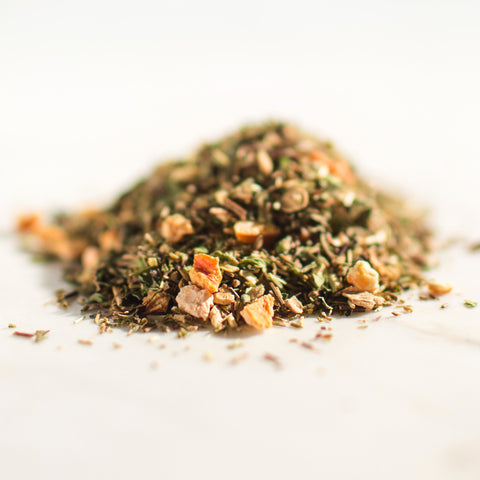 Green Ginger: Green Rooibos, Ginger Pieces, Orange Peel, Peppermint